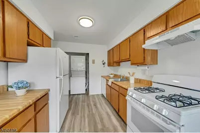 1520 Raspberry Ct #1520, Edison Twp., NJ 08817 - Photo 8