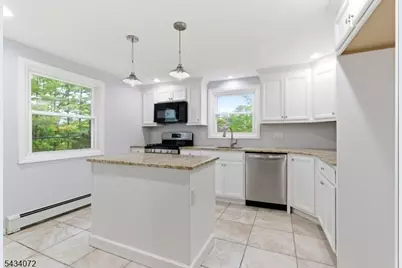 30 Chestnut Ter, Rockaway, NJ 07866 - Photo 4