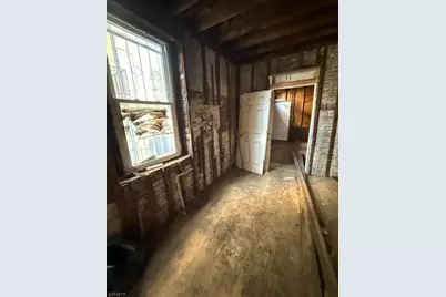 210 Berkeley Ave, Newark, NJ 07107 - Photo 18