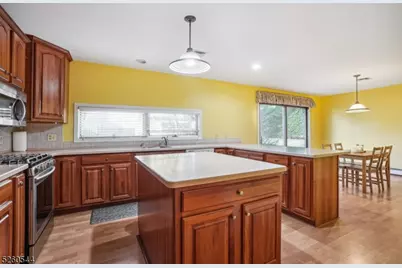 76 Stryker Ct, Bridgewater, NJ 08807 - Photo 2