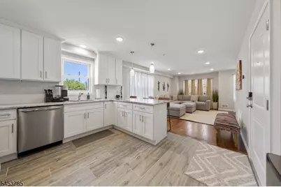 34 Garibaldi Ave, Newark, NJ 07114 - Photo 12
