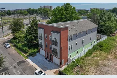 34 Garibaldi Ave, Newark, NJ 07114 - Photo 20
