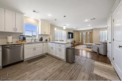 34 Garibaldi Ave, Newark, NJ 07114 - Photo 14