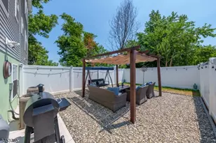 34 Garibaldi Ave, Newark, NJ 07114 - Photo 32