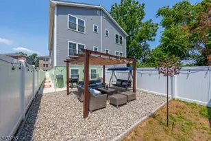 34 Garibaldi Ave, Newark, NJ 07114 - Photo 18