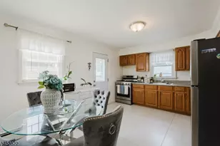 508 Wheeler Pl, Franklin Township, NJ 08873 - Photo 8