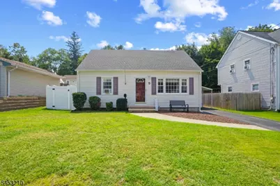 5 Sally St, Bloomingdale, NJ 07403 - Photo 4