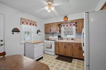 5 Sally St, Bloomingdale, NJ 07403 - Photo 10