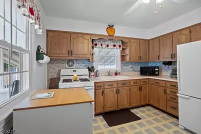 5 Sally St, Bloomingdale, NJ 07403 - Photo 8