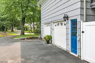 67 Kinnan Way, Bernards Township, NJ 07920 - Photo 4
