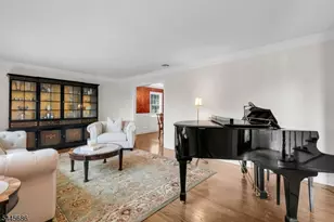87 Peachtree Rd, Bernards Township, NJ 07920 - Photo 4