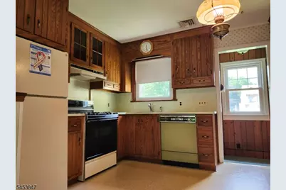 11 Bullens Ave, Wayne, NJ 07470 - Photo 8