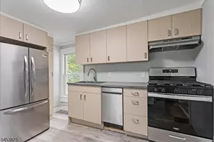 4 Maple St, Andover, NJ 07821 - Photo 2
