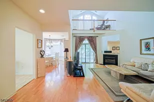 604 Turlington Ct, Livingston, NJ 07039 - Photo 6