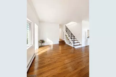 19 Jonquil Cir, Woodbridge Township, NJ 08863 - Photo 2
