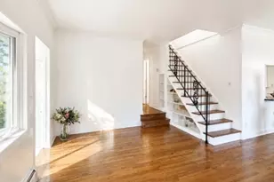 19 Jonquil Cir, Woodbridge Township, NJ 08863 - Photo 2