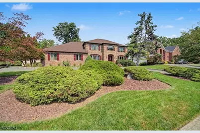 2 Birchwood Ct, East Hanover Township, NJ 07936 - Photo 2