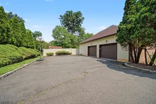 2 Birchwood Ct, East Hanover Township, NJ 07936 - Photo 4