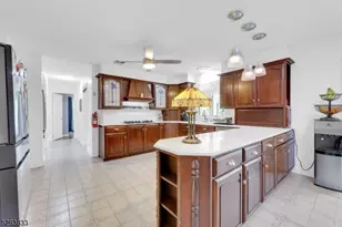 60 Ivy Pl, Wayne, NJ 07470 - Photo 16