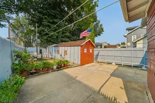 406 3rd Ave W, Newark, NJ 07107 - Photo 32