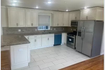 800 Bergen St, Newark, NJ 07108 - Photo 8