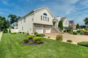 402 N 16th St, Kenilworth, NJ 07033 - Photo 2