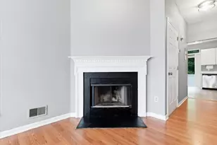 4 Derby St, East Orange, NJ 07018 - Photo 8