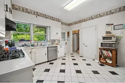 231 Exeter Way, Hillside, NJ 07205 - Photo 14