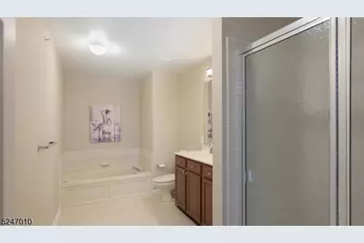107 Donato Cir, Scotch Plains Township, NJ 07076 - Photo 10
