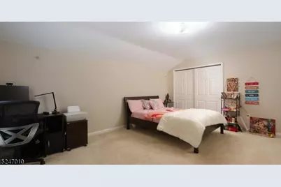 107 Donato Cir, Scotch Plains Township, NJ 07076 - Photo 12