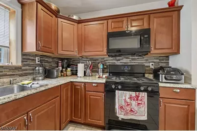 164 Freeman Ave, East Orange, NJ 07018 - Photo 12