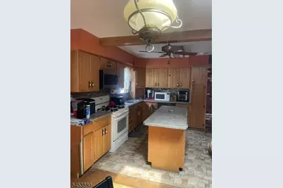 84 E Laurel St, Woodbridge Township, NJ 07064 - Photo 4