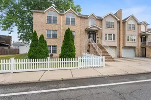 640 Riverside Ave, Lyndhurst Township, NJ 07071 - Photo 2