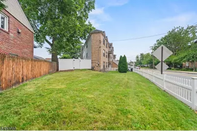 640 Riverside Ave, Lyndhurst Township, NJ 07071 - Photo 24