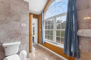 640 Riverside Ave, Lyndhurst Township, NJ 07071 - Photo 16