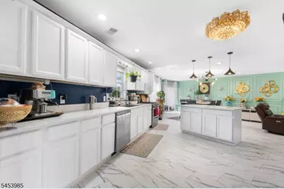 640 Riverside Ave, Lyndhurst Township, NJ 07071 - Photo 4
