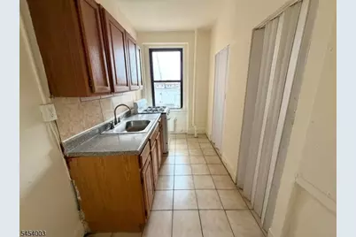 94 S Munn Ave #27, East Orange, NJ 07018 - Photo 2