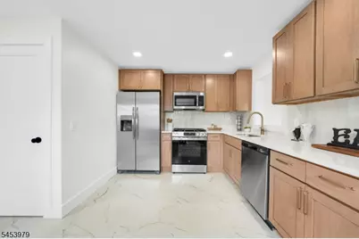 2397 Seymour Ave, Union Township, NJ 07083 - Photo 10