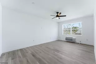 95 Shepherds Ln, Totowa, NJ 07512 - Photo 4