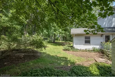 17 Willow Avenue, Peapack Gladstone Boro, NJ 07977 - Photo 8