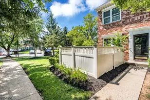 10 Brighton Way, North Brunswick Township, NJ 08902 - Photo 2