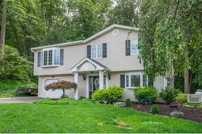 42 Scenic Dr, Green Township, NJ 07821 - Photo 2