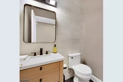 41 Wellington Dr, Washington Township, NJ 07853 - Photo 12