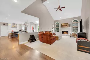 41 Wellington Dr, Washington Township, NJ 07853 - Photo 10