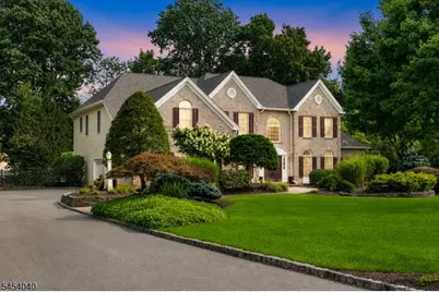 41 Wellington Dr, Washington Township, NJ 07853 - Photo 2