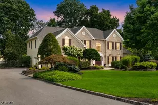 41 Wellington Dr, Washington Township, NJ 07853 - Photo 2