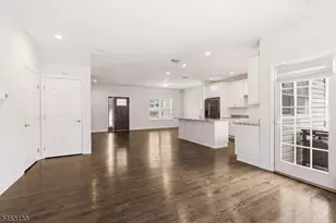 2 Bluffs Ct, Hamburg, NJ 07419 - Photo 10