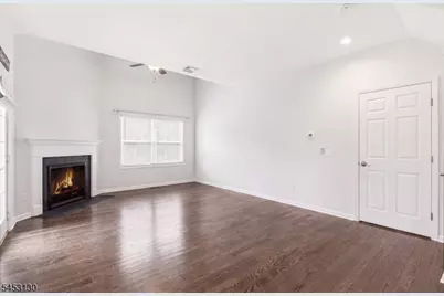 2 Bluffs Ct, Hamburg, NJ 07419 - Photo 4