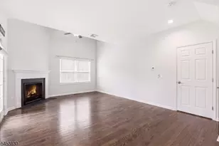 2 Bluffs Ct, Hamburg, NJ 07419 - Photo 6