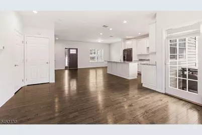 2 Bluffs Ct, Hamburg, NJ 07419 - Photo 8